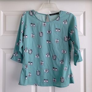 Camera print 3/4 sleeve top